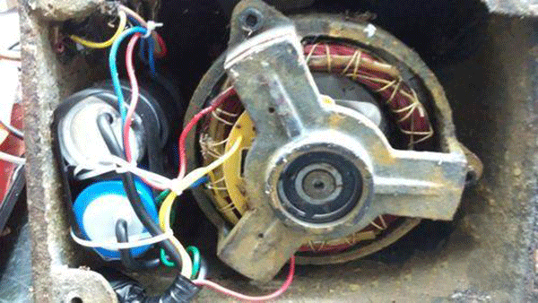 談?wù)勎鳜旊姍C(jī)的正常工作溫度。