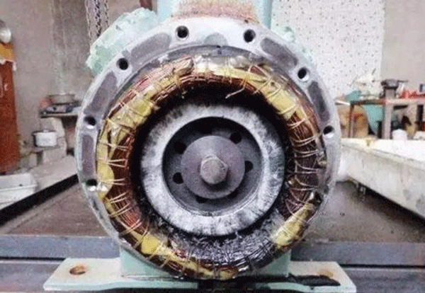 高效節(jié)能電機(jī)廠家分享電機(jī)冒煙的原因。